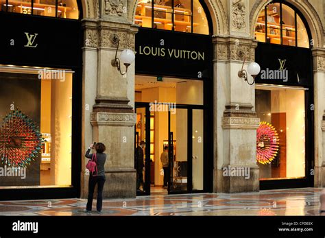 italy lv|louis vuitton in italy location.